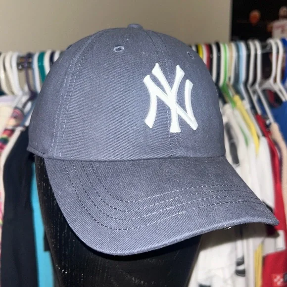 Rare New York Yankees Navy Blue Baseball Cap - Picture 3 of 5